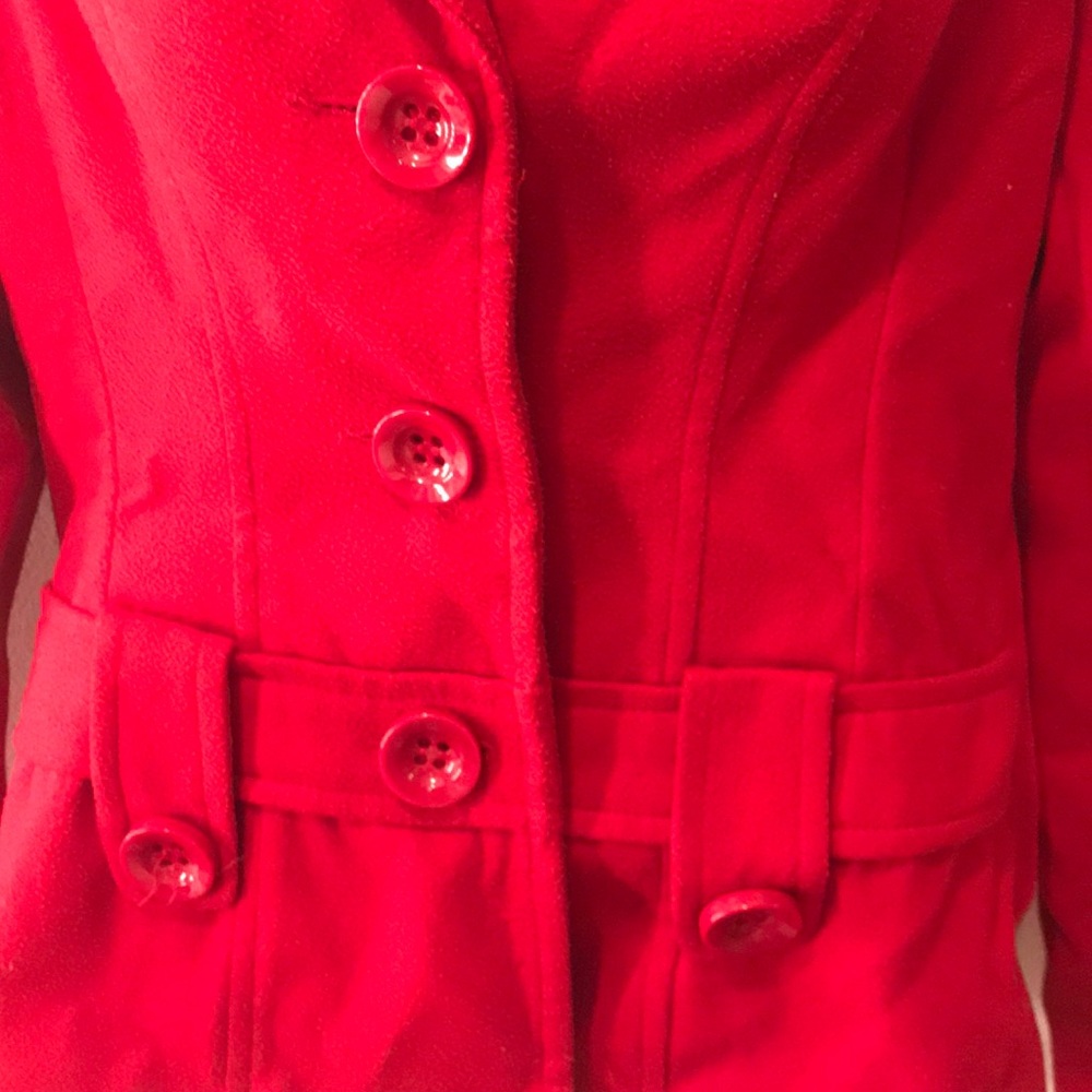 Red coat - Picture 3 of 4